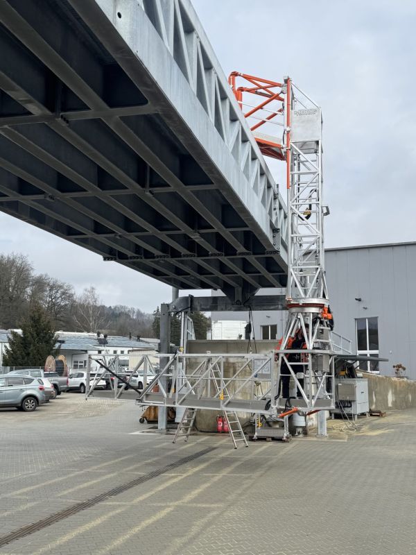 Nacelle sous pont