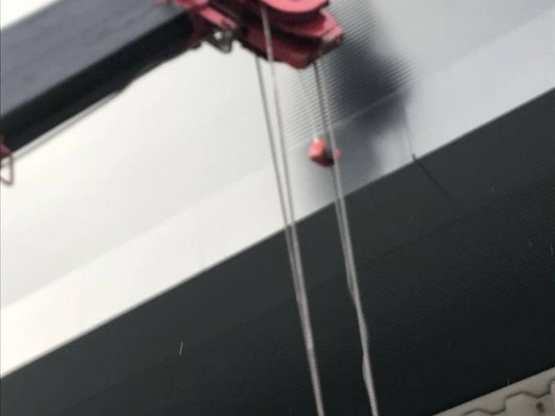 Levage et manutention précise de totems